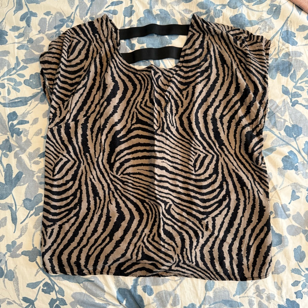 Women’s Zebra-Print Cap Sleeve Blouse - Black & Taupe